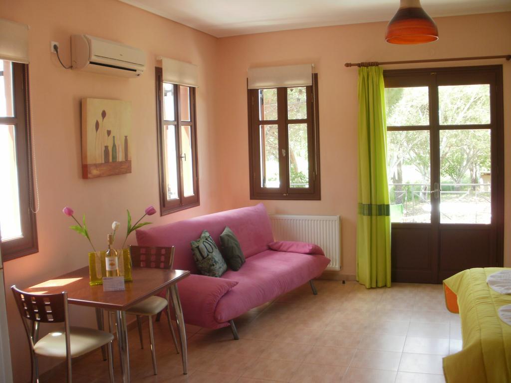 Gaea Gardens Studios & Villas Petra  Esterno foto